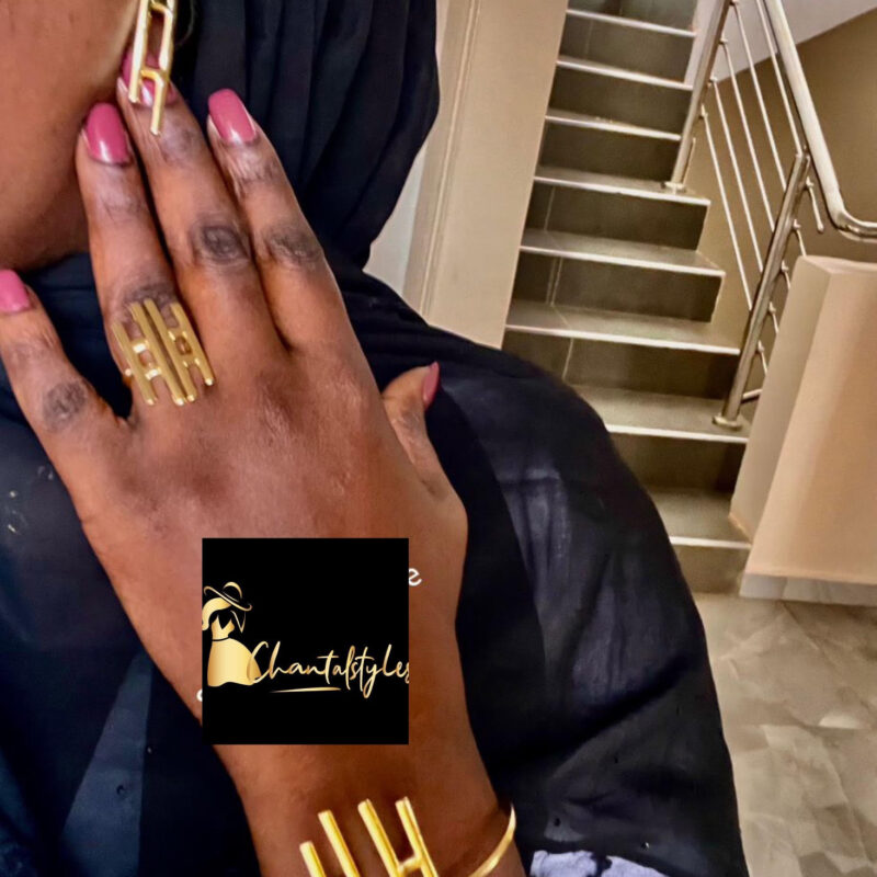 Ensemble trois pièces bague, boucle d’oreille, bracelet